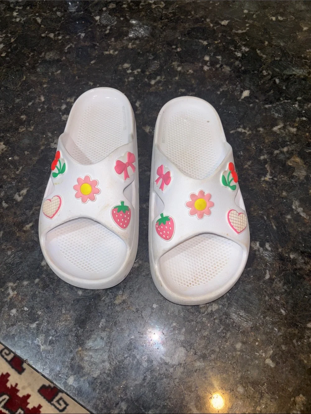 Charm white slides! Youth 3